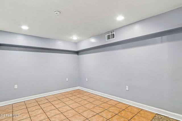 4410 Trowbridge Drive B, El Paso, TX 79903