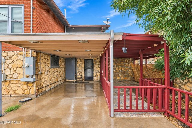 4410 Trowbridge Drive B, El Paso, TX 79903