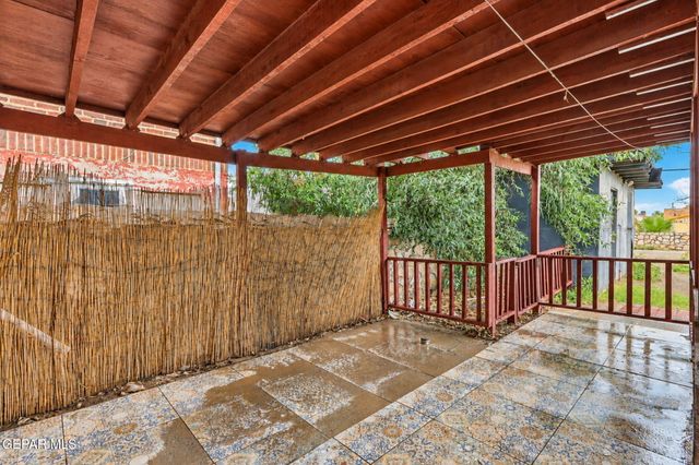 4410 Trowbridge Drive B, El Paso, TX 79903