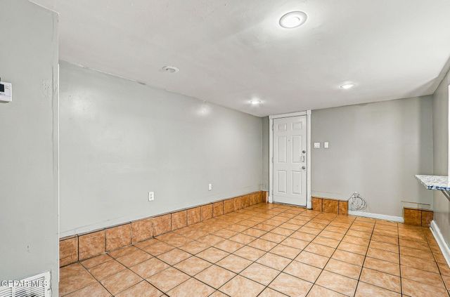 4410 Trowbridge Drive B, El Paso, TX 79903