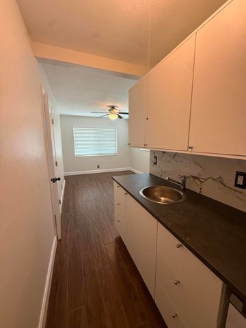 909 NE 10th Avenue 2, Pompano Beach, FL 33060