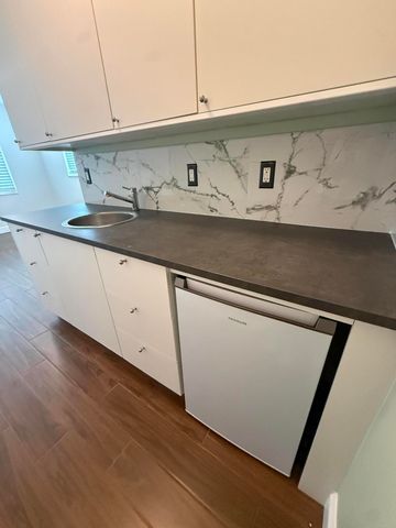 909 NE 10th Avenue 2, Pompano Beach, FL 33060