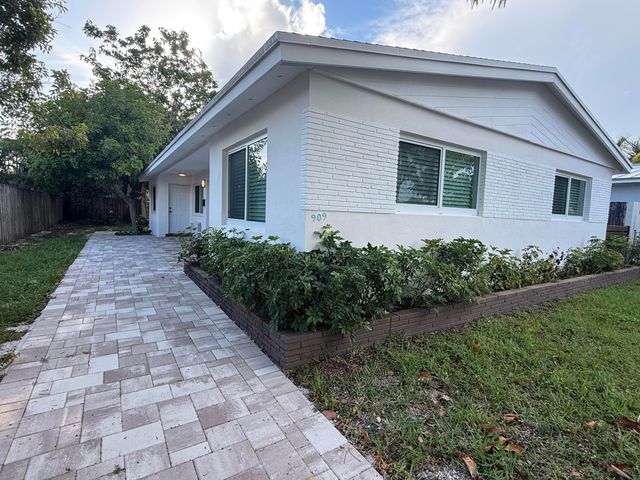 909 NE 10th Avenue 2, Pompano Beach, FL 33060