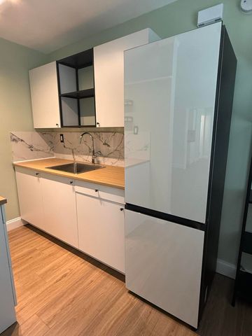 909 NE 10th Avenue 2, Pompano Beach, FL 33060