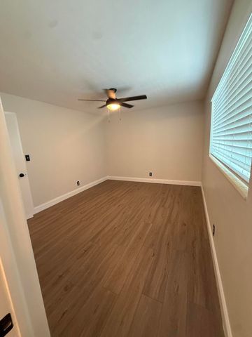 909 NE 10th Avenue 2, Pompano Beach, FL 33060