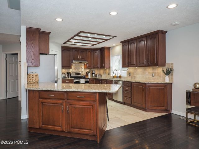 10193 S Majestic Canyon Road, Sandy, UT 84092