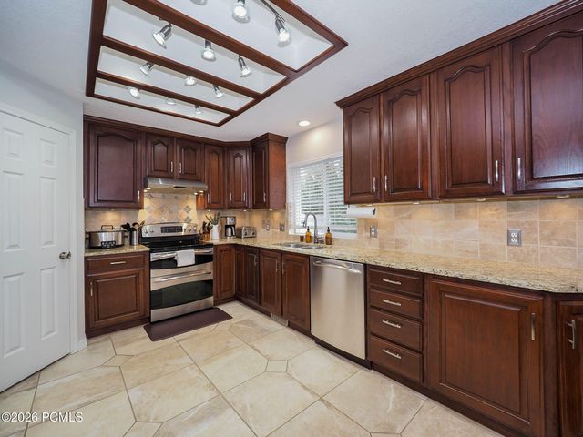 10193 S Majestic Canyon Road, Sandy, UT 84092