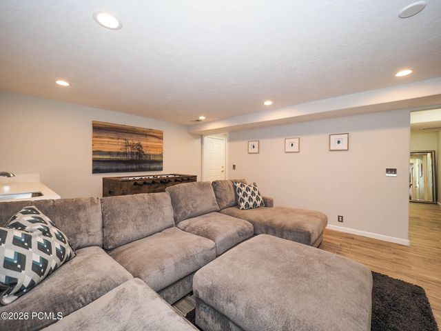 10193 S Majestic Canyon Road, Sandy, UT 84092