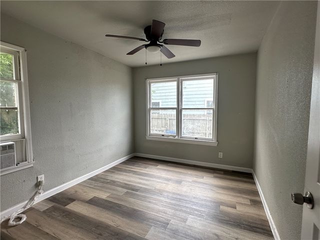 2122 Harvard St, Corpus Christi, TX 78416