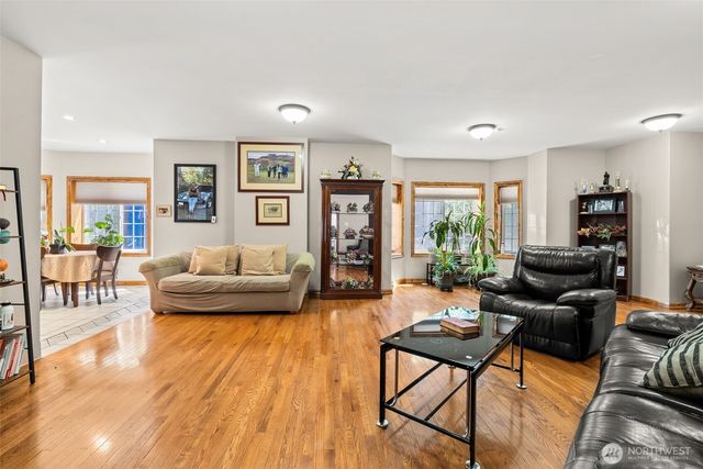 17232 148th Avenue SE, Yelm, WA 98597