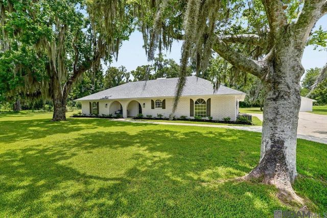 10413 Stringer Bridge Rd, St Amant, LA 70774