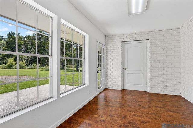 10413 Stringer Bridge Rd, St Amant, LA 70774