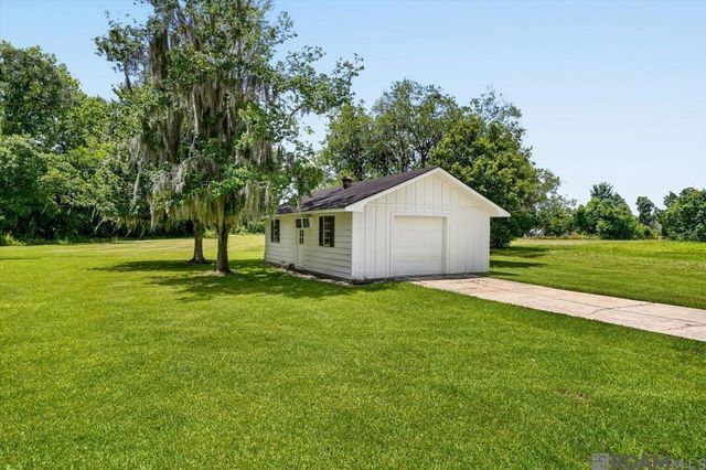 10413 Stringer Bridge Rd, St Amant, LA 70774