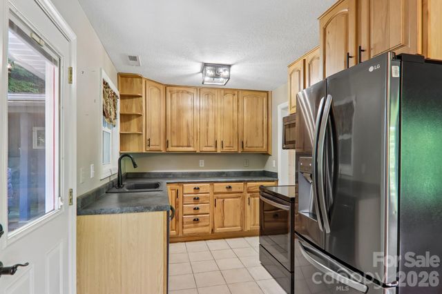 224 Highlands Loop, Maggie Valley, NC 28751