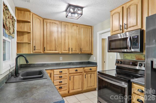 224 Highlands Loop, Maggie Valley, NC 28751