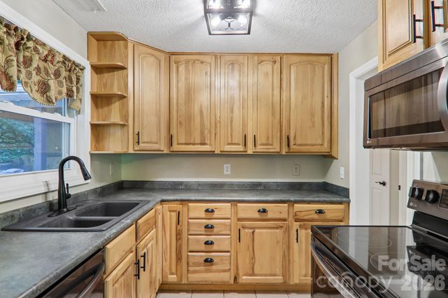 224 Highlands Loop, Maggie Valley, NC 28751