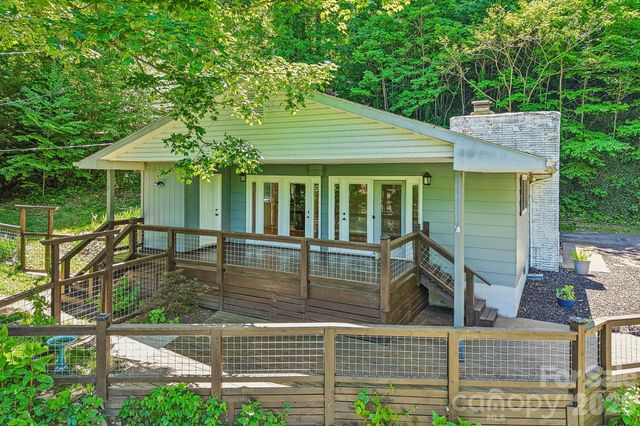 224 Highlands Loop, Maggie Valley, NC 28751