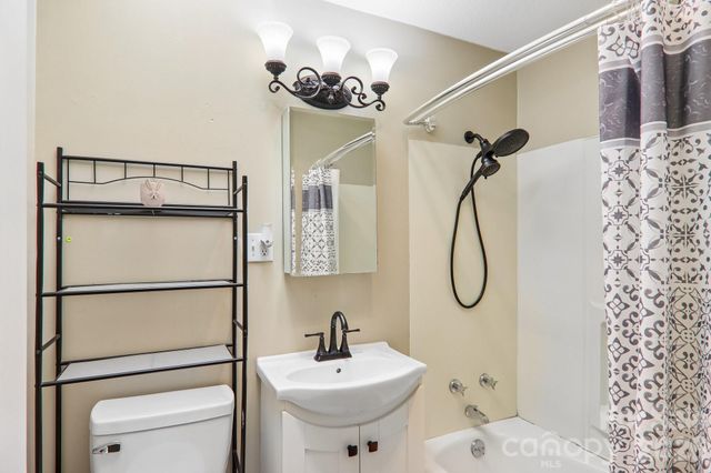 224 Highlands Loop, Maggie Valley, NC 28751