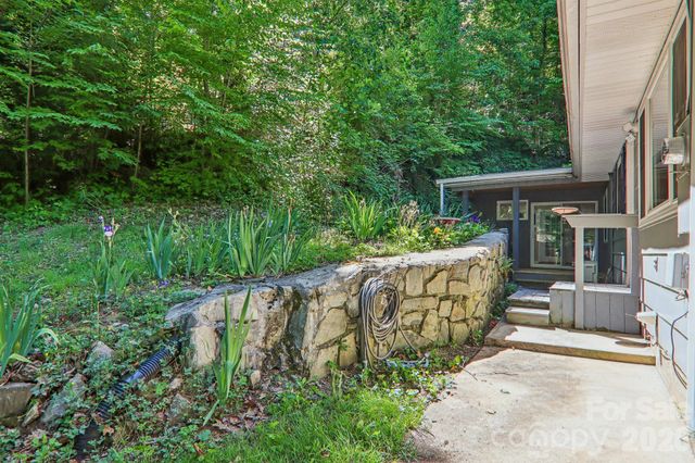 224 Highlands Loop, Maggie Valley, NC 28751
