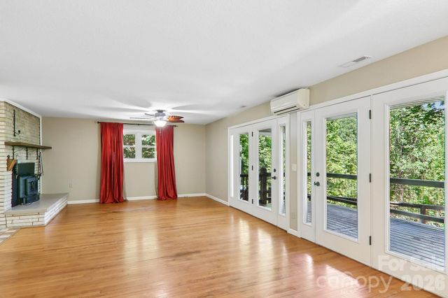 224 Highlands Loop, Maggie Valley, NC 28751