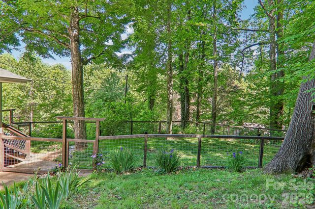 224 Highlands Loop, Maggie Valley, NC 28751