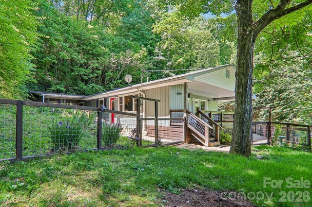 224 Highlands Loop, Maggie Valley, NC 28751