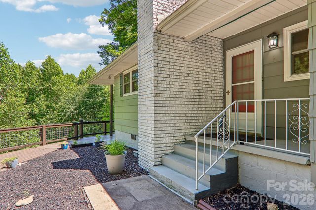 224 Highlands Loop, Maggie Valley, NC 28751