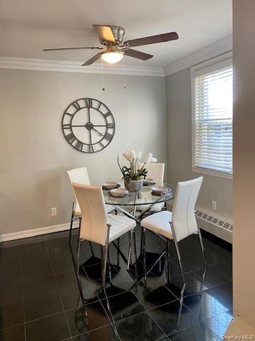 67 Prospect Avenue 16C, Hewlett, NY 11557