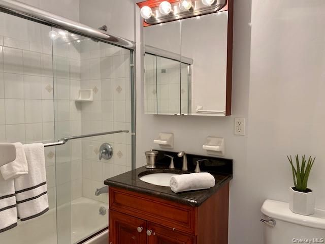 67 Prospect Avenue 16C, Hewlett, NY 11557