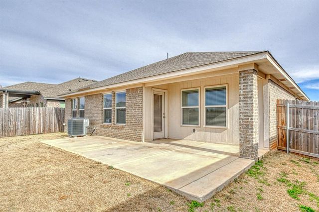 365 Pleasant View, Harrah, OK 73045