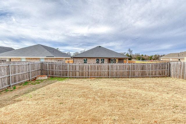 365 Pleasant View, Harrah, OK 73045
