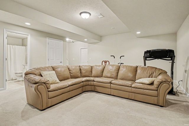 224 Livingston Bay Court, Mishawaka, IN 46544