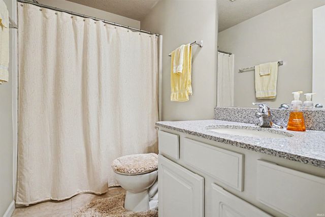 224 Livingston Bay Court, Mishawaka, IN 46544