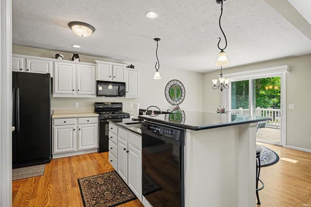 224 Livingston Bay Court, Mishawaka, IN 46544