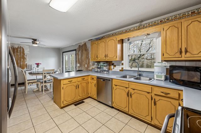 1016 Butler Bridge Rd, Portland, TN 37148