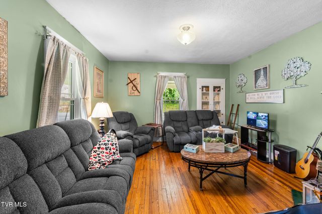 1411 Island Road, Bristol, VA 24201