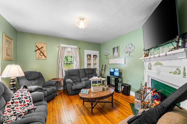 1411 Island Road, Bristol, VA 24201