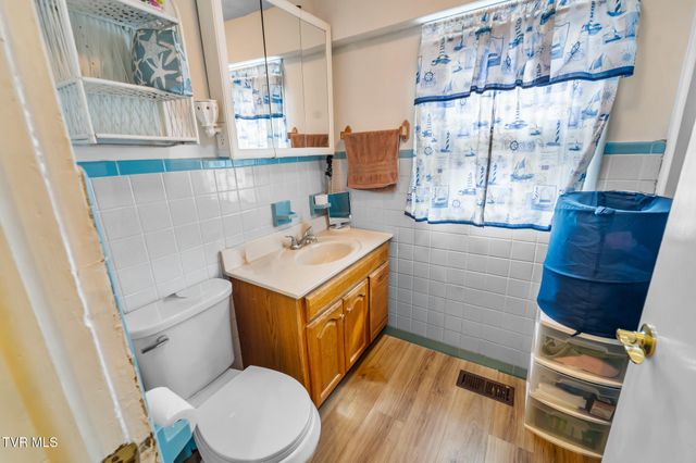1411 Island Road, Bristol, VA 24201