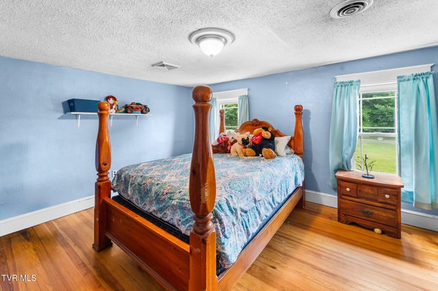 1411 Island Road, Bristol, VA 24201