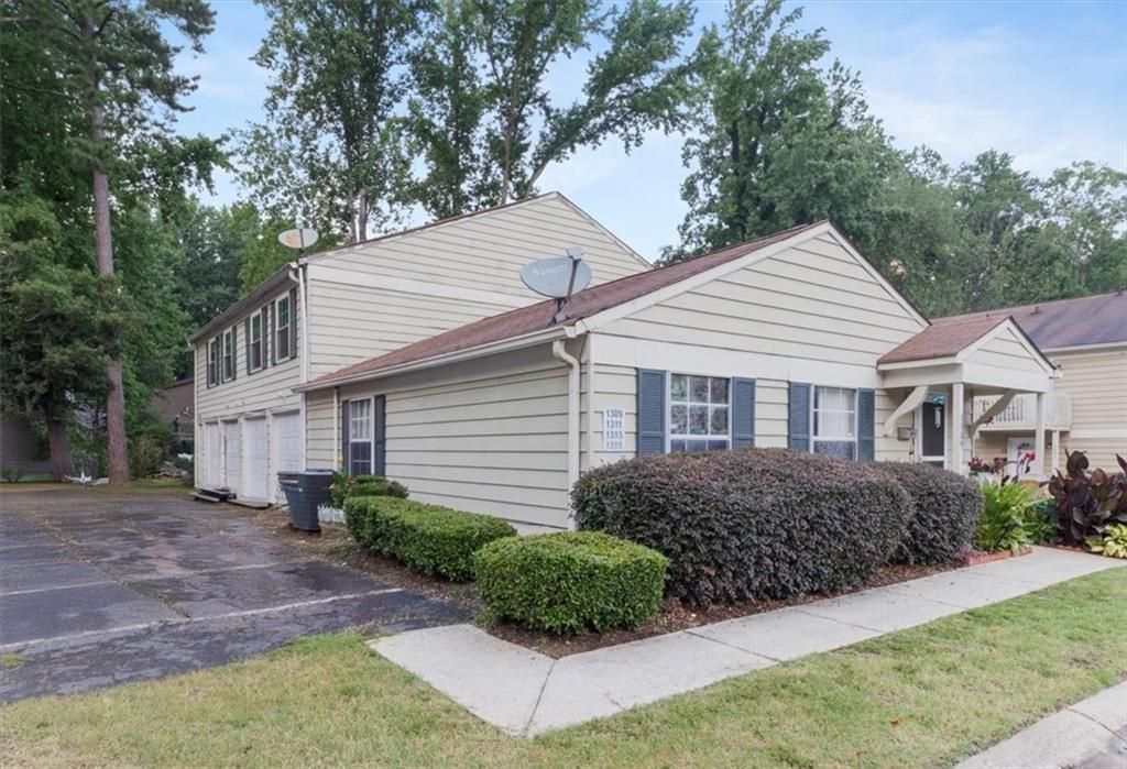 1315 Old Coach SW Road, Marietta, GA 30008