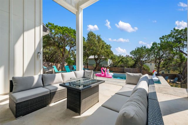 1301 Scenic CIR, Spicewood, TX 78669