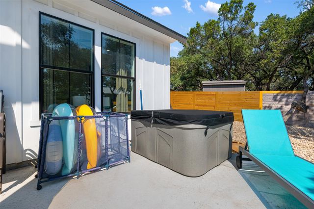 1301 Scenic CIR, Spicewood, TX 78669