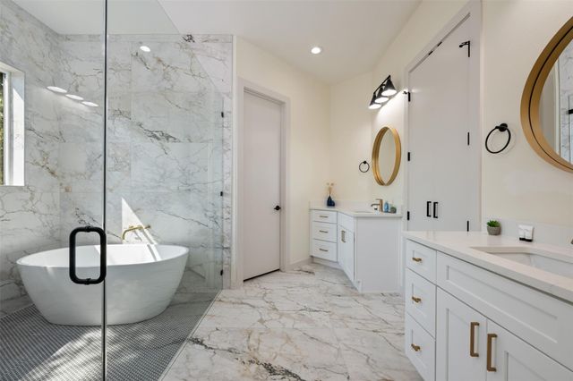 1301 Scenic CIR, Spicewood, TX 78669