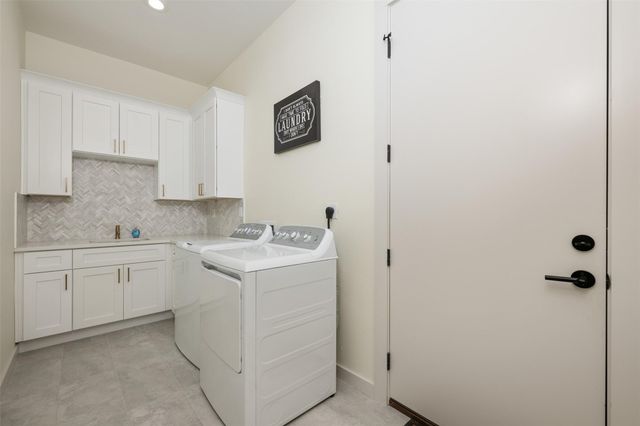 1301 Scenic CIR, Spicewood, TX 78669