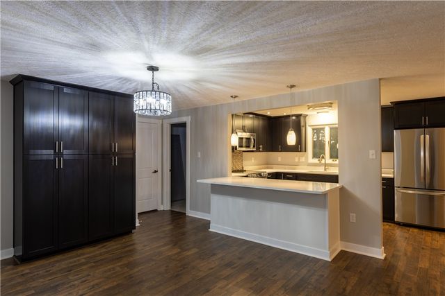 138 Green Dr, Pleasant Hills, PA 15236