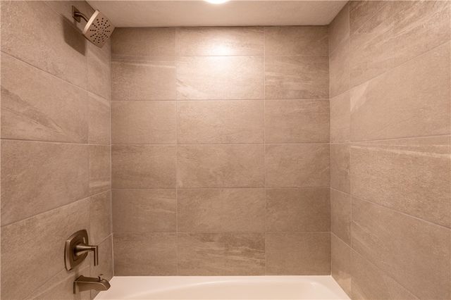 138 Green Dr, Pleasant Hills, PA 15236