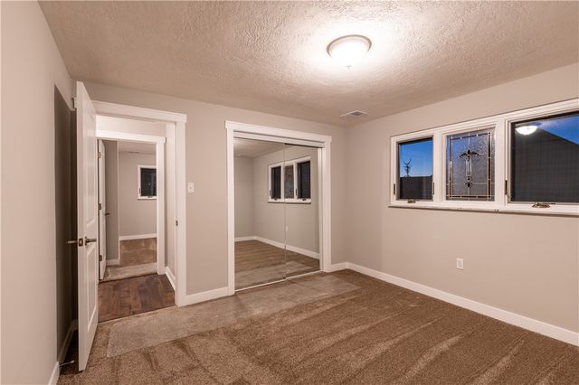 138 Green Dr, Pleasant Hills, PA 15236