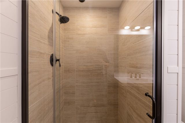 138 Green Dr, Pleasant Hills, PA 15236