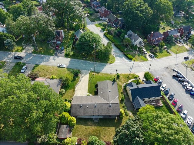 138 Green Dr, Pleasant Hills, PA 15236