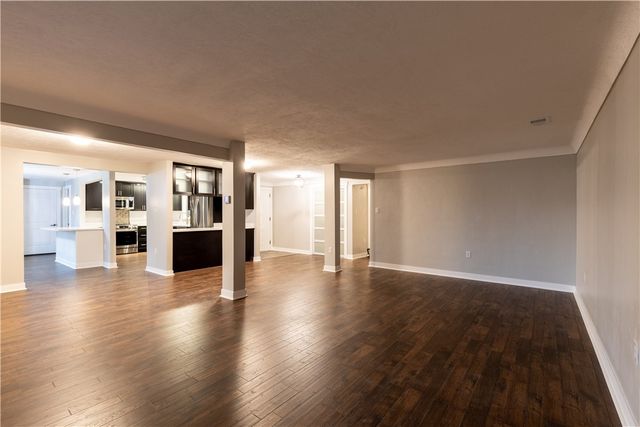 138 Green Dr, Pleasant Hills, PA 15236